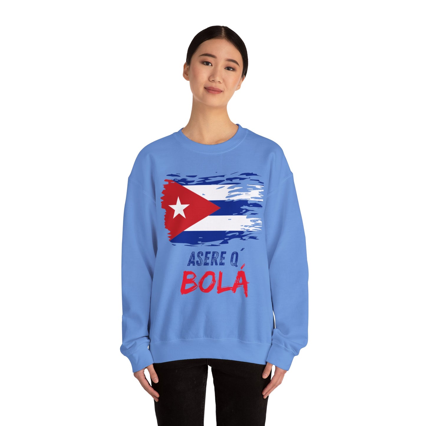 This crewneck sweatshirt is the perfect piece to show your love for Cuba and its culture. Featuring a modern and eye-catching design, it features the iconic phrase "Asere Q' Bola" in a style that captures the essence of the island.